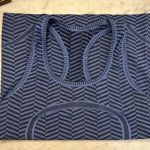 Lululemon six 6 workout tank